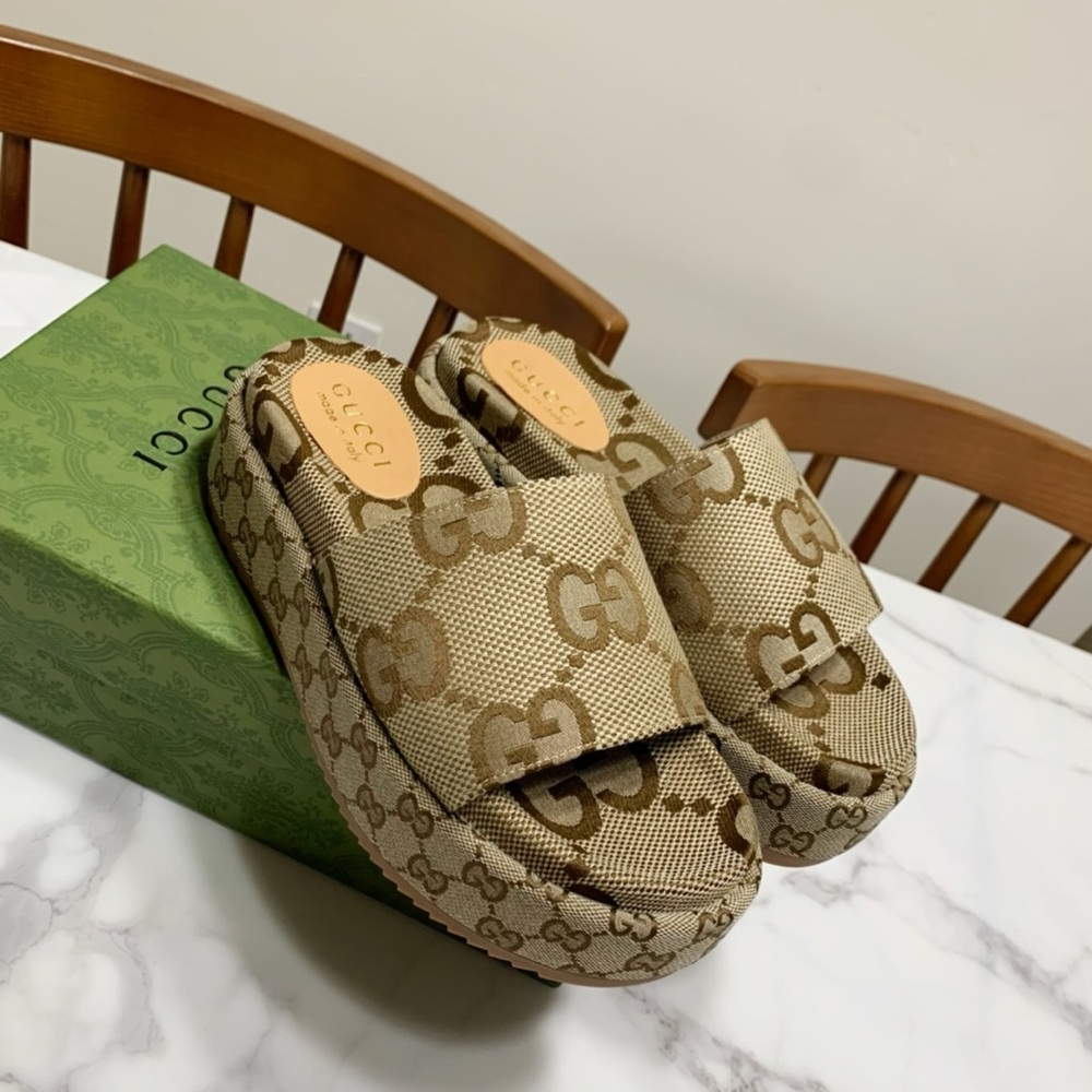 Gucci Tan Mules Elegant Slip-On Design